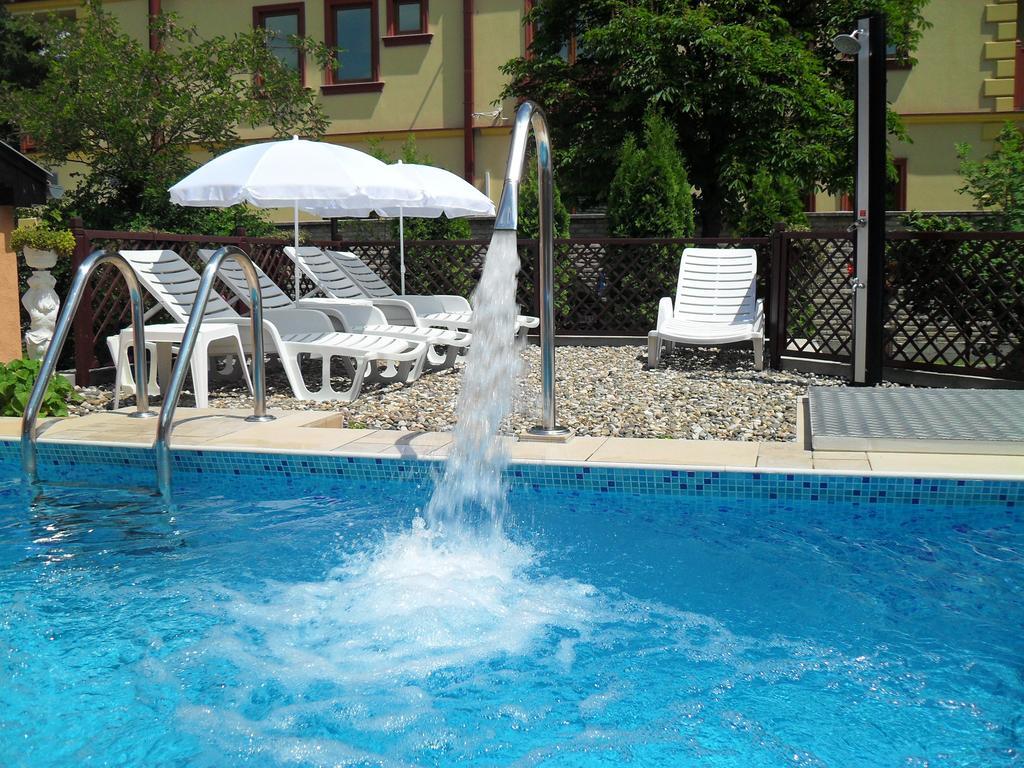 Palić Guesthouse Villa Elizabet מראה חיצוני תמונה