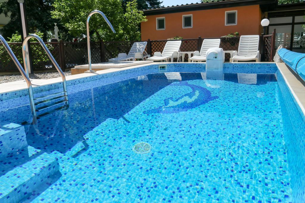 Palić Guesthouse Villa Elizabet מראה חיצוני תמונה