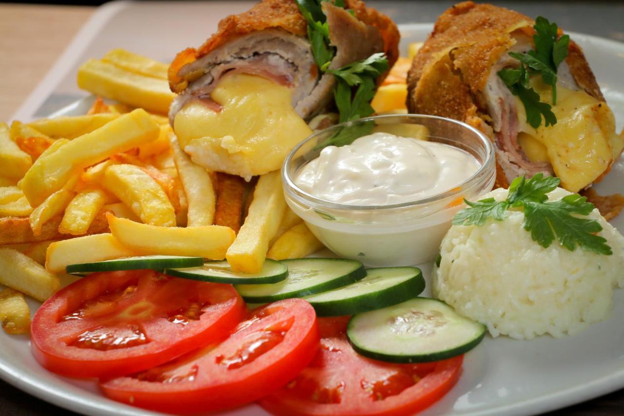 Palić Guesthouse Villa Elizabet מראה חיצוני תמונה