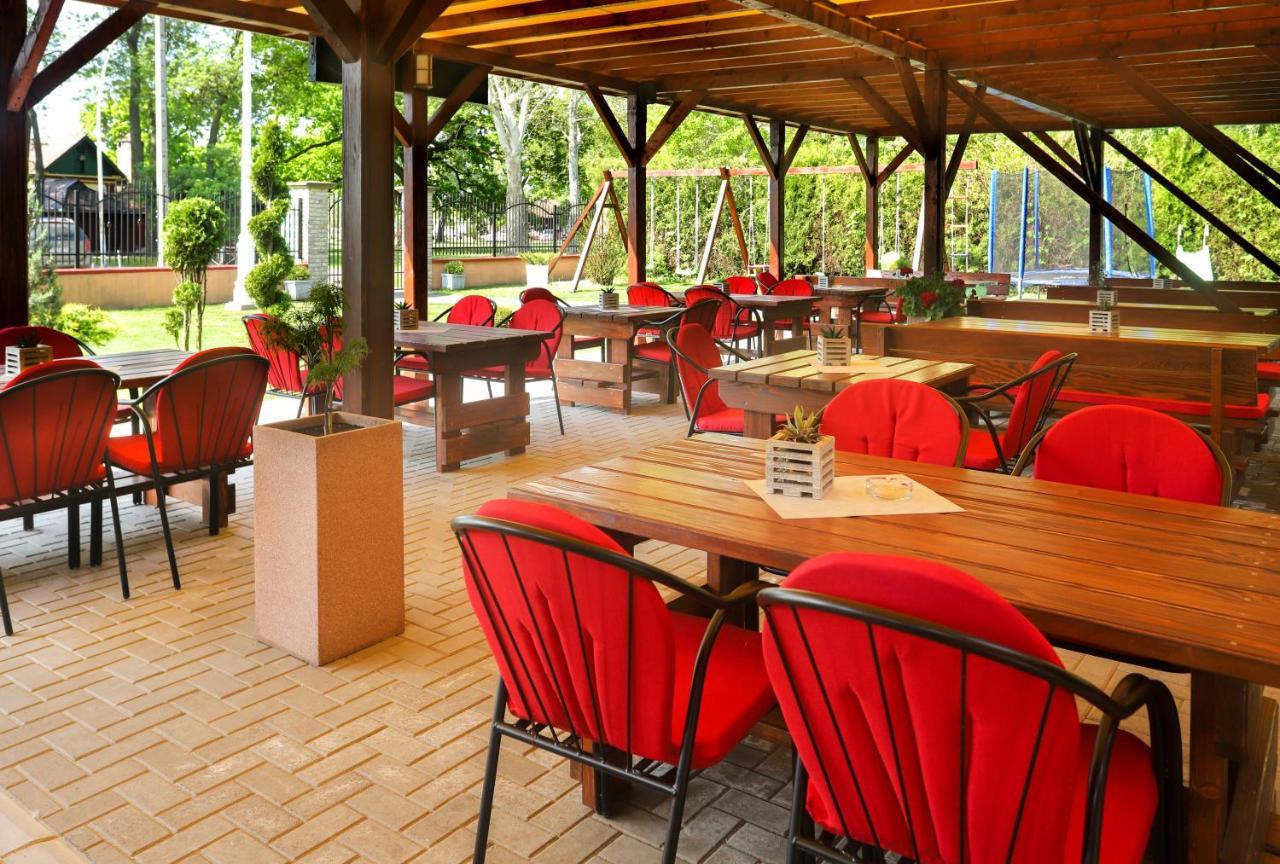 Palić Guesthouse Villa Elizabet מראה חיצוני תמונה